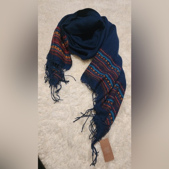 Girlfriend long tassle scarf by Culturefly Multicolored NWT - Picture 3 of 4